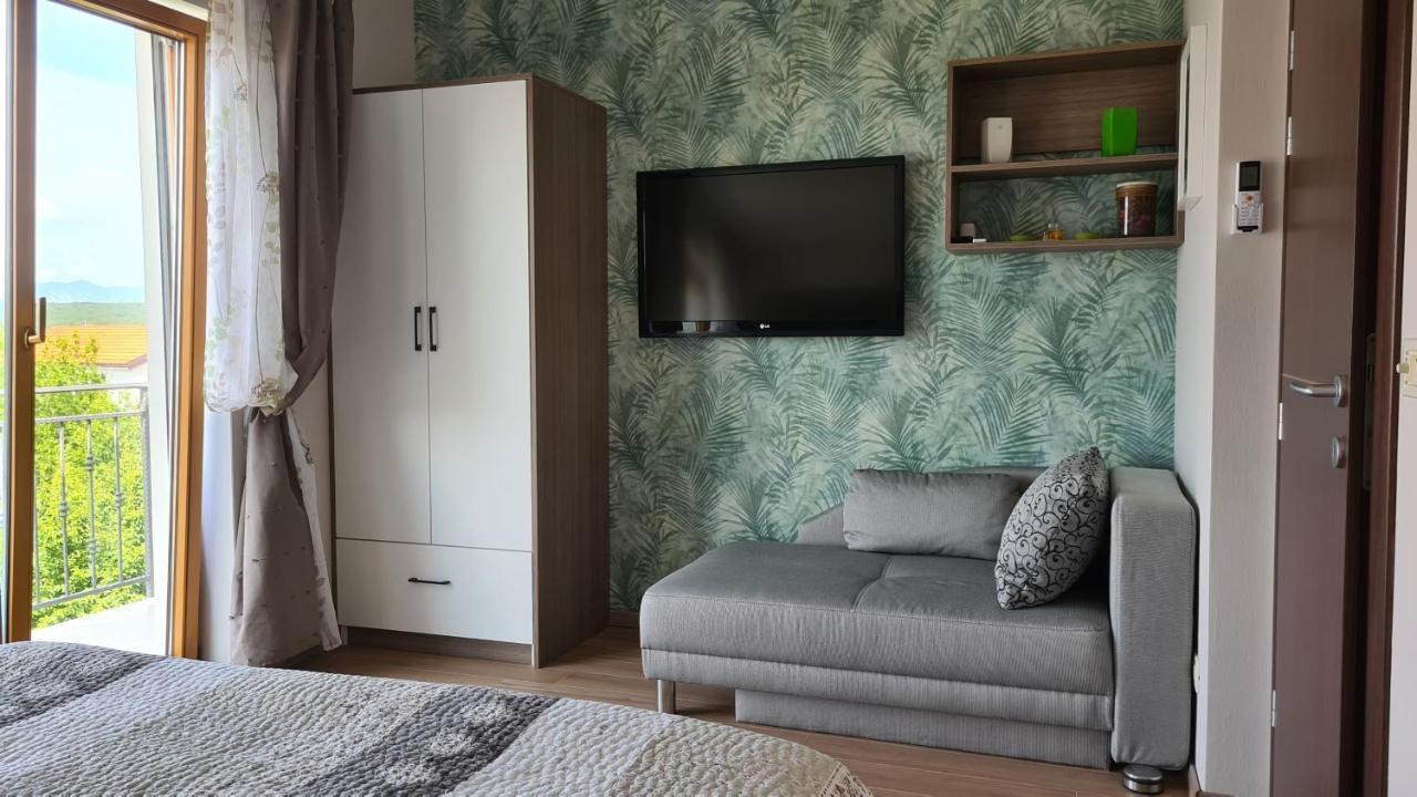 Villa Amalia Apartments Malinska Luaran gambar