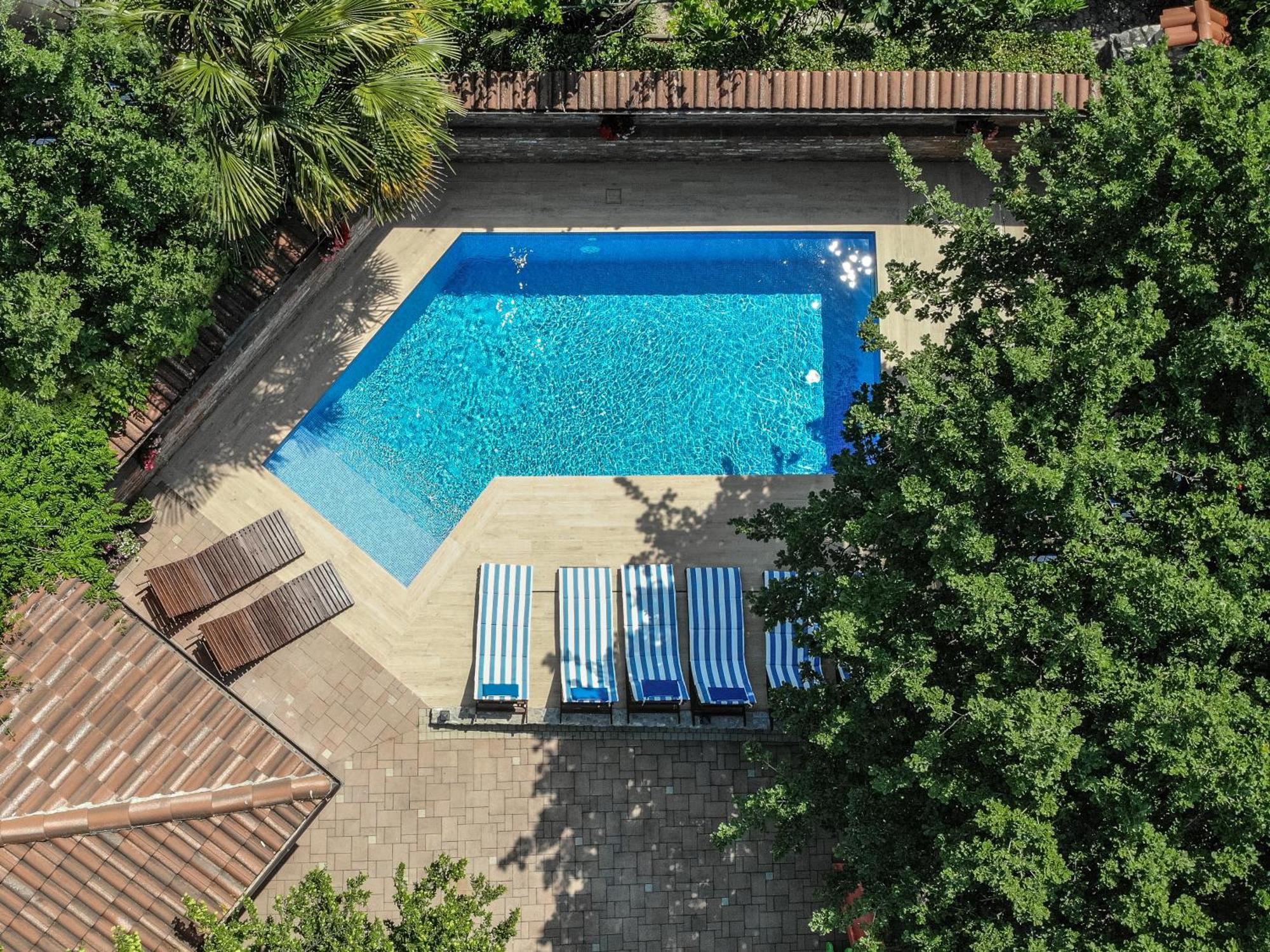 Villa Amalia Apartments Malinska Luaran gambar